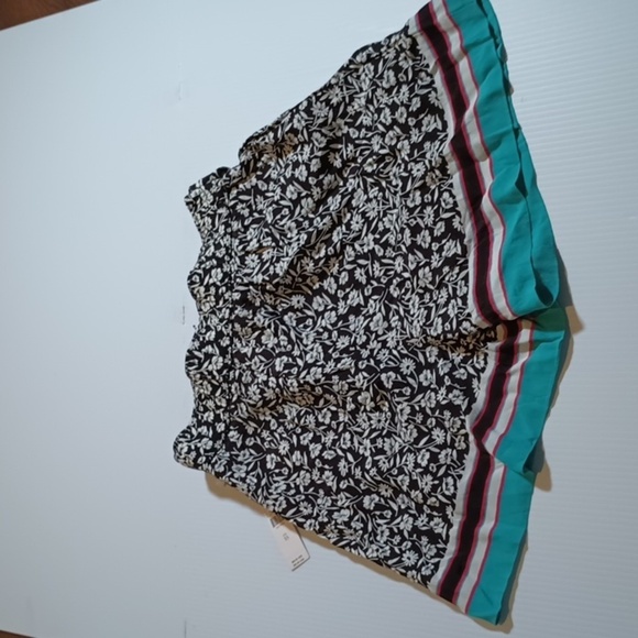 Maeve Black and White Floral High Waisted Shorts A24 - Picture 7 of 7